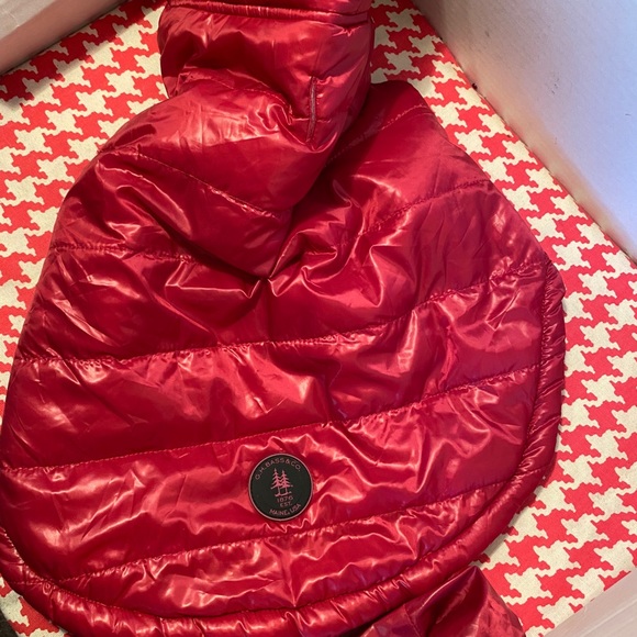 G.H. Bass & Co.. Reversible Dog Puffer Coat - Picture 3 of 4